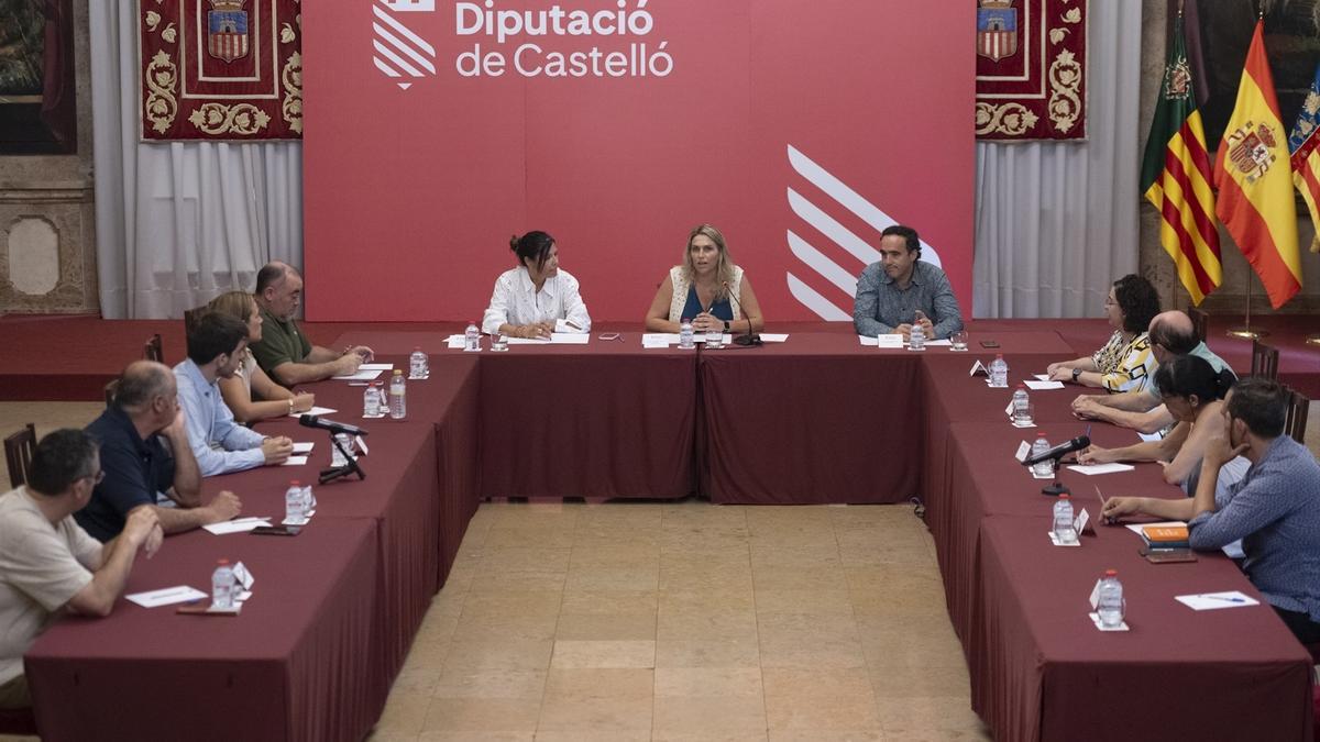 Archivo. La presidenta de la Diputación de Castellón, Marta Barrachina, se reúne con afectados por el proyecto Magda.