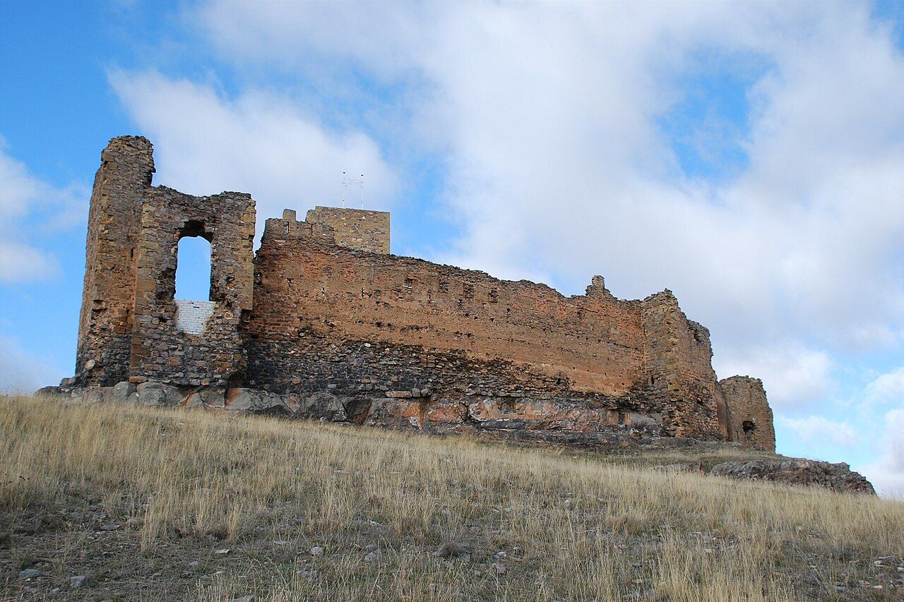 Las ruinas del castillo de Trasmoz en Zaragoza