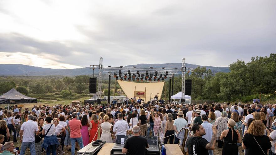 Así es el Pimentón Fest, la cita que une música y una exposición de gallinas