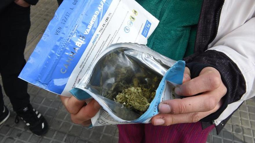 Uruguay ya vende marihuana en las farmacias para uso recreativo