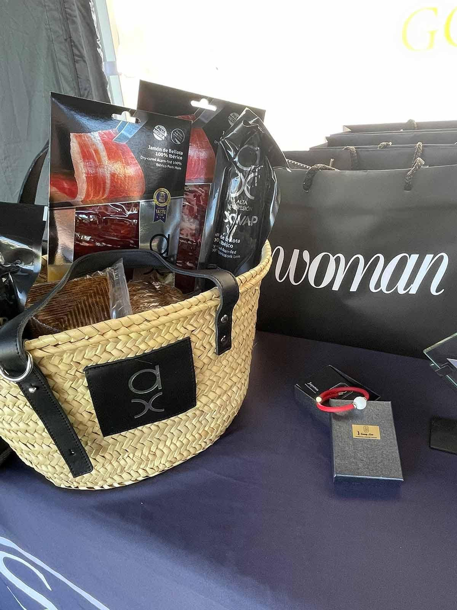 Lote de regalos en el 'Circuito Woman Golf' by Summum 2021: Torneo Real Club Sevilla Golf en Sevilla.