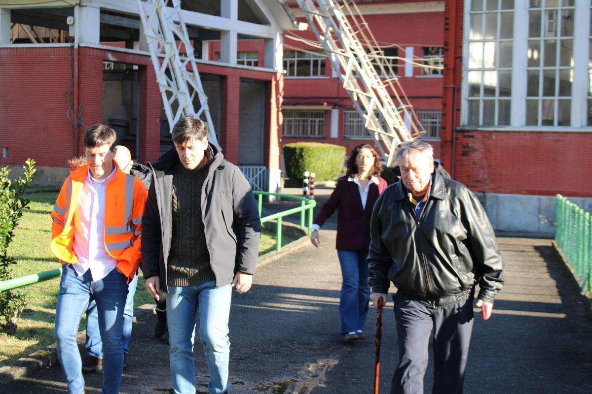 EN IMÁGENES: Visita del exdirectivo de la NASA a las minerías del pozo Santiago para hablar sobre el futuro laboratorio que podría recrear las condiciones de vida en la Luna