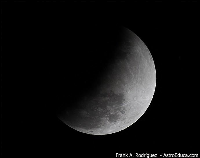 Así fue el eclipse de la Luna visto desde Montaña Cabreja