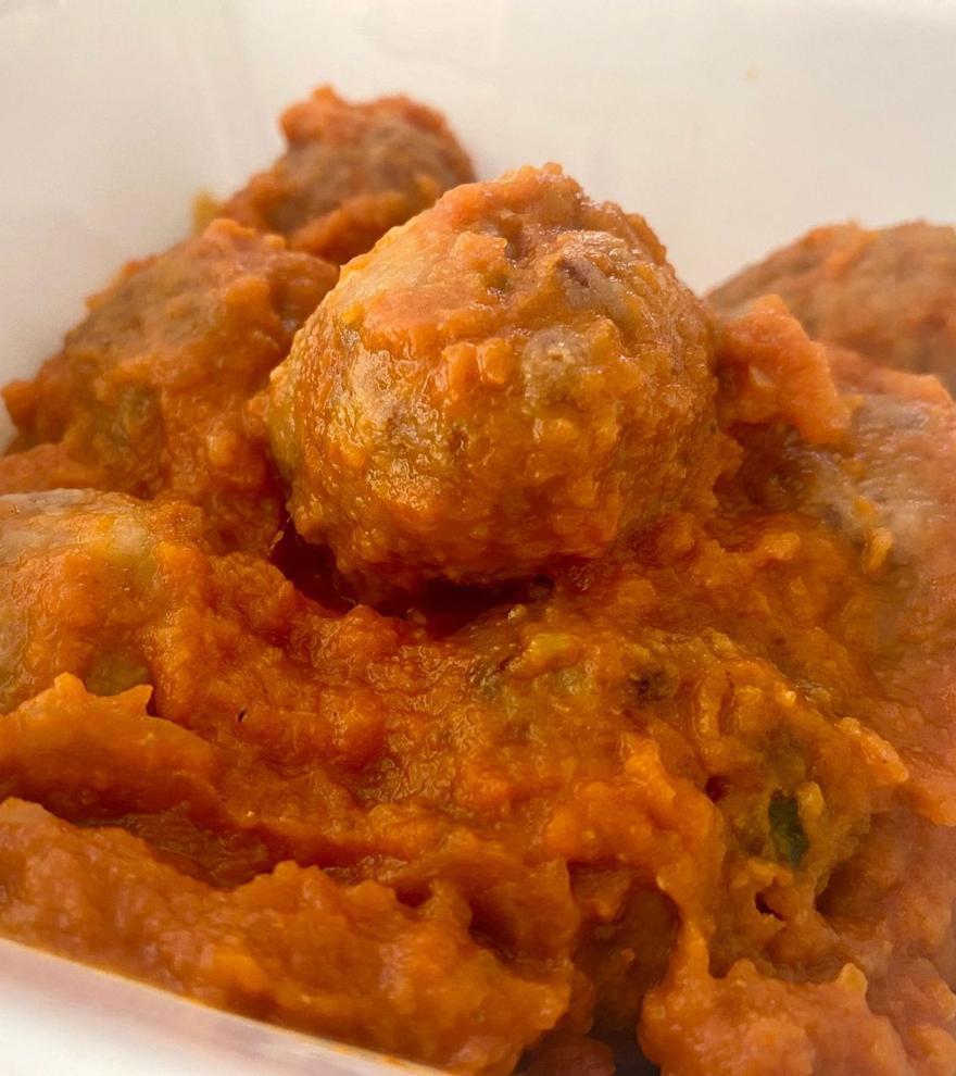 Gastronomía de guerra en Ibiza: Albóndigas con tomate