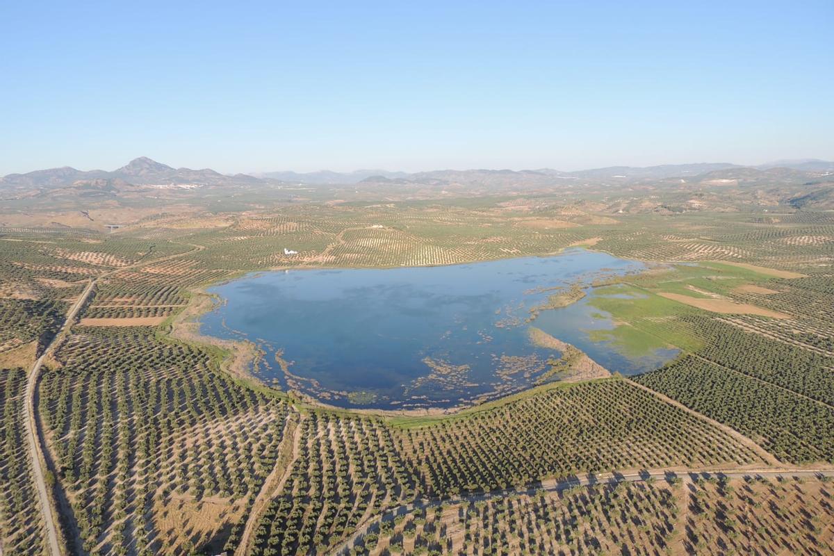 La Junta de Andalucía amplía la protección de la Laguna del Salobral con la adquisición de nuevas parcelas.