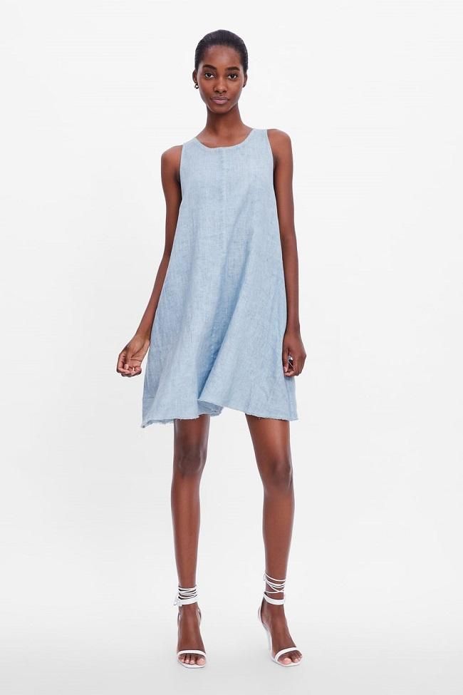 El minivestido celeste, de Zara