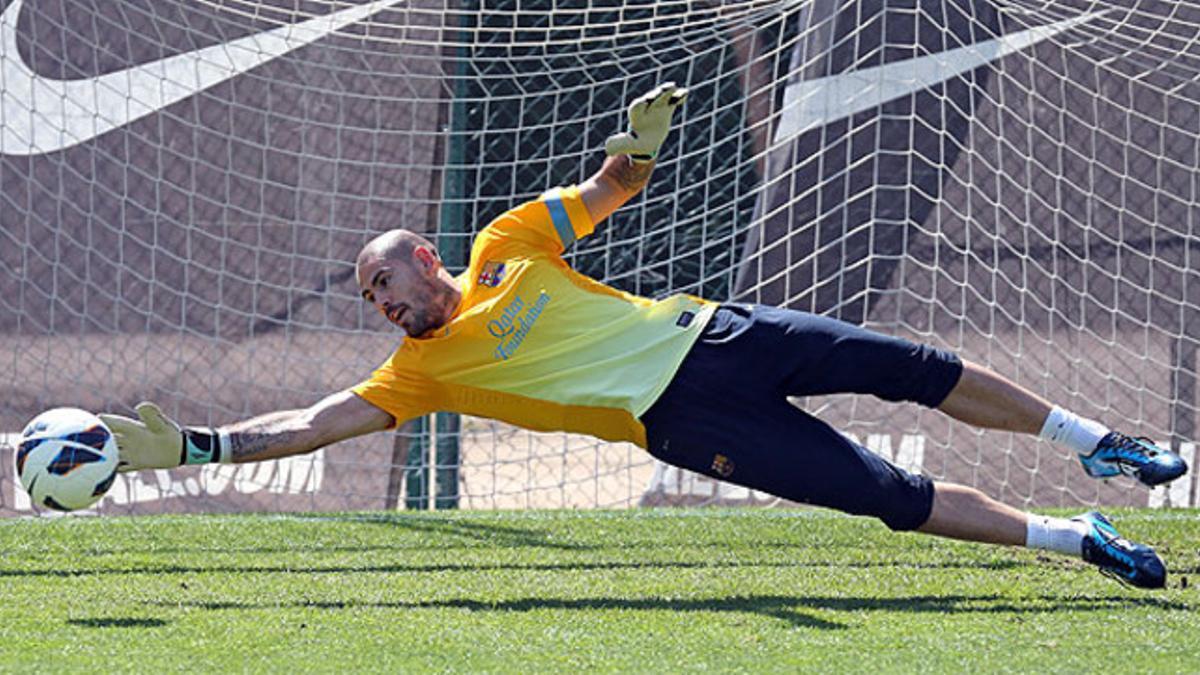 Víctor Valdés, durante un entrenamiento