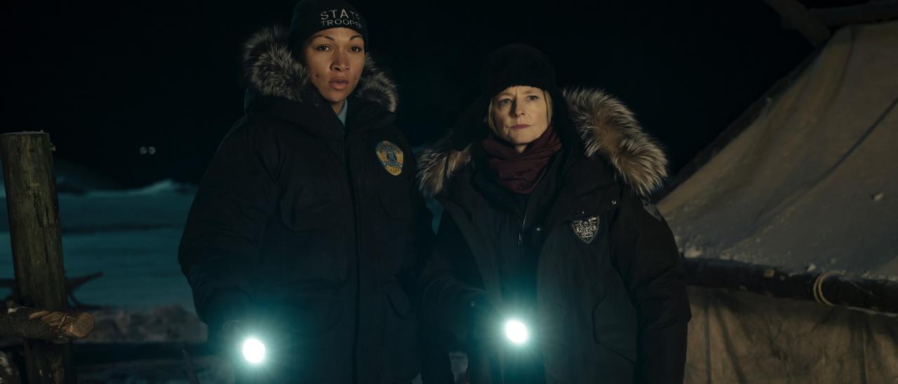 Kali Reis (Evangeline Navarro) y Jodie Foster (Liz Danvers) en 'True detective: Noche polar'
