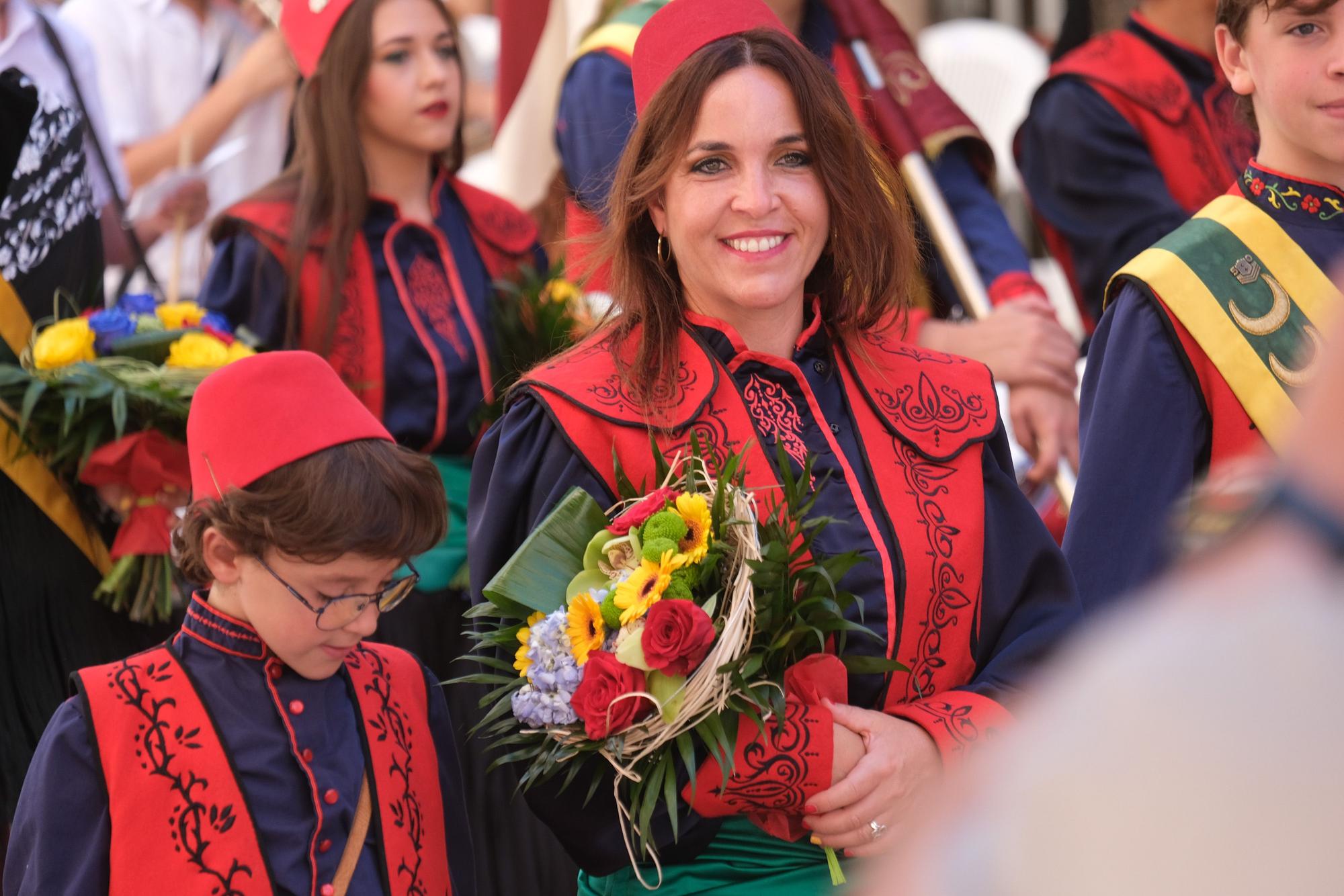 Ofrenda a la patrona de los Moros y Cristianos de Villena