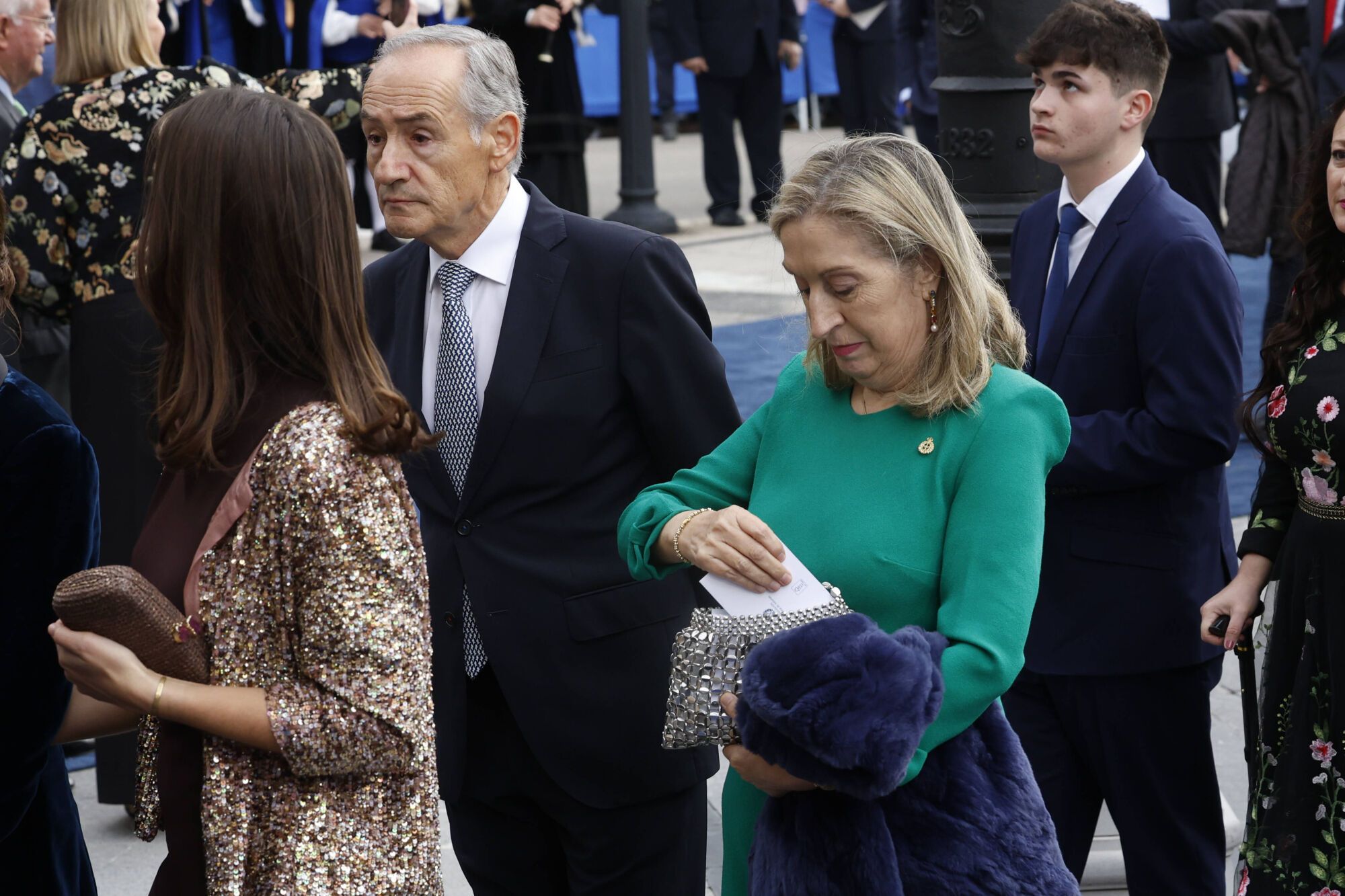  Así fue la llegada de los invitados a los premios "Princesa de Asturias" y su paso por la alfombra azul