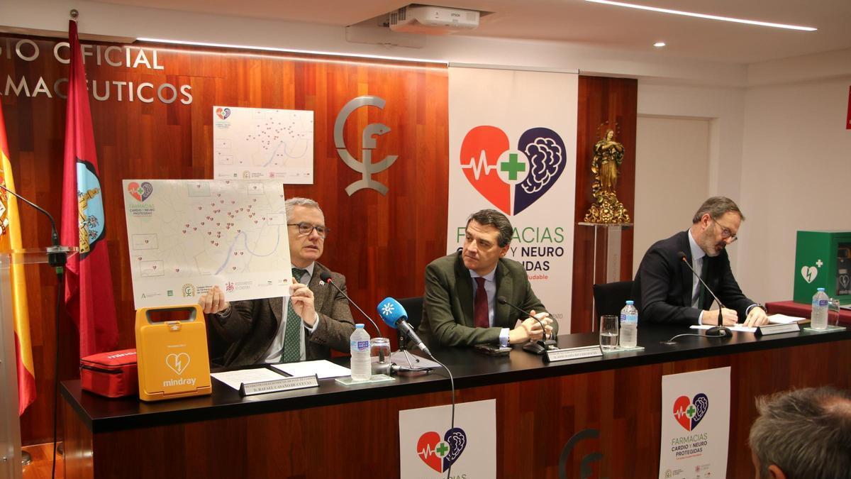 Rafael Casaño, José María Bellido y Adolfo Molina, durante la rueda de prensa.