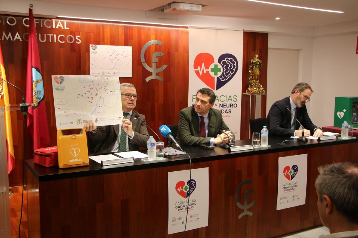 Rafael Casaño, José María Bellido y Adolfo Molina, durante la rueda de prensa.