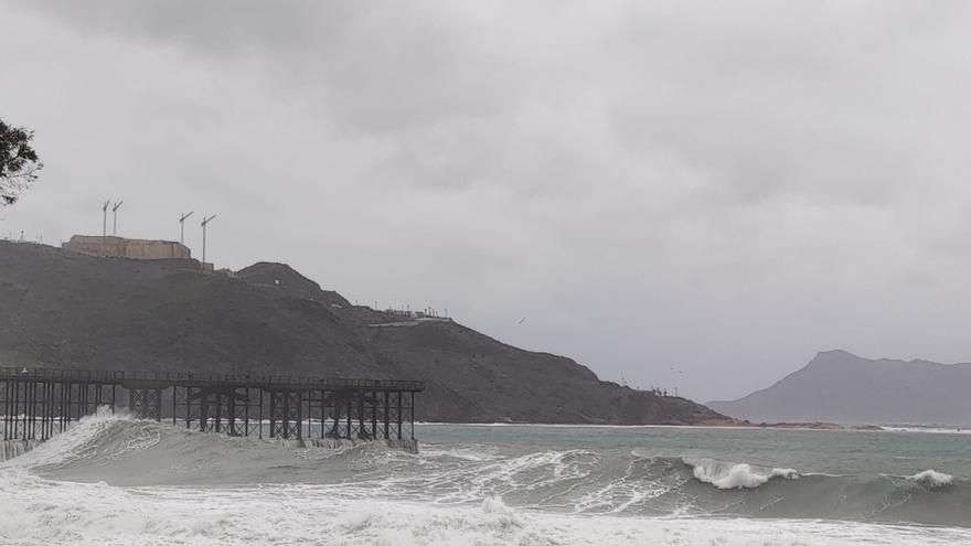El temporal se deja notar en la costa murciana