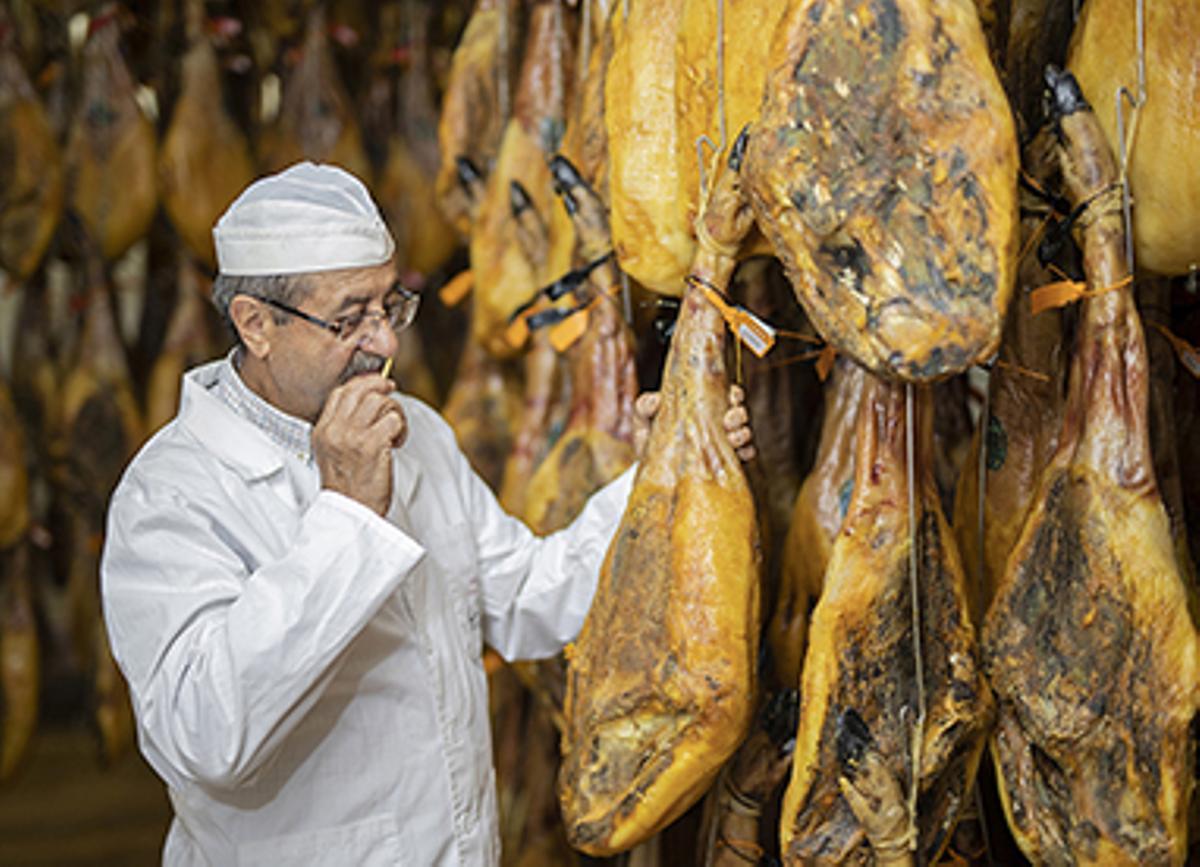 Santiago Hidalgo, segunda generación de la empresa familiar Casa Lucas.