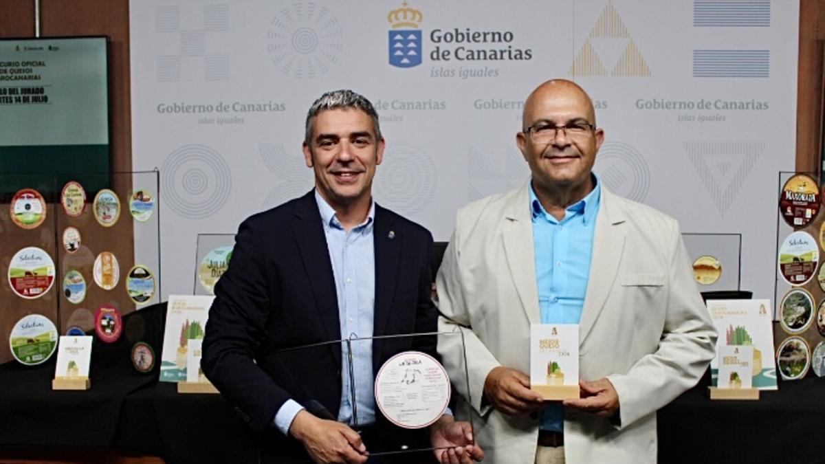 Narvay Quintero y Luis Arráez, este martes, en el acto donde se dieron a conocer los mejores quesos de Canarias 2026