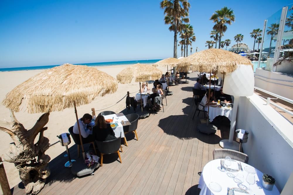 Restaurantes de la playa y Marina Beach en fase 1