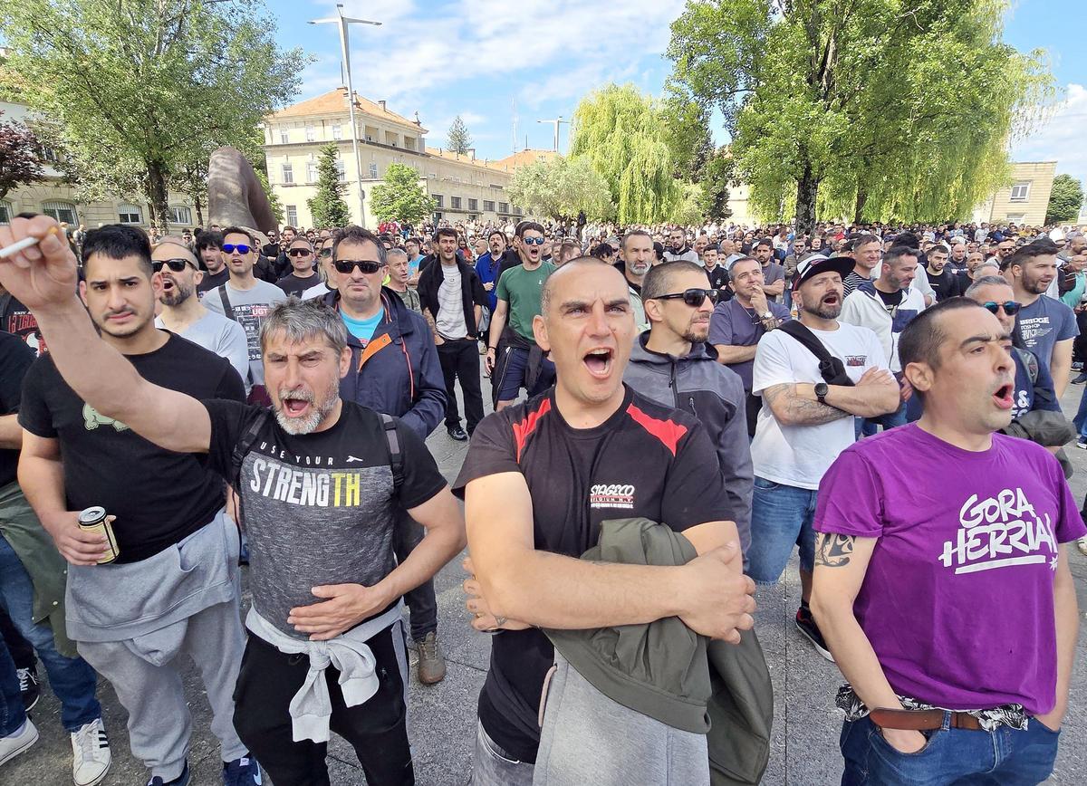 Los trabajadores del metal de Pontevedra inician sus movilizaciones por el nuevo convenio: primera huelga Los trabajadores del metal de Pontevedra inician sus movilizaciones por el nuevo convenio: primera huelga