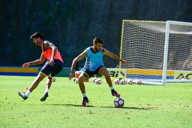 Entrenamiento UD Las Palmas en Barranco Seco ...