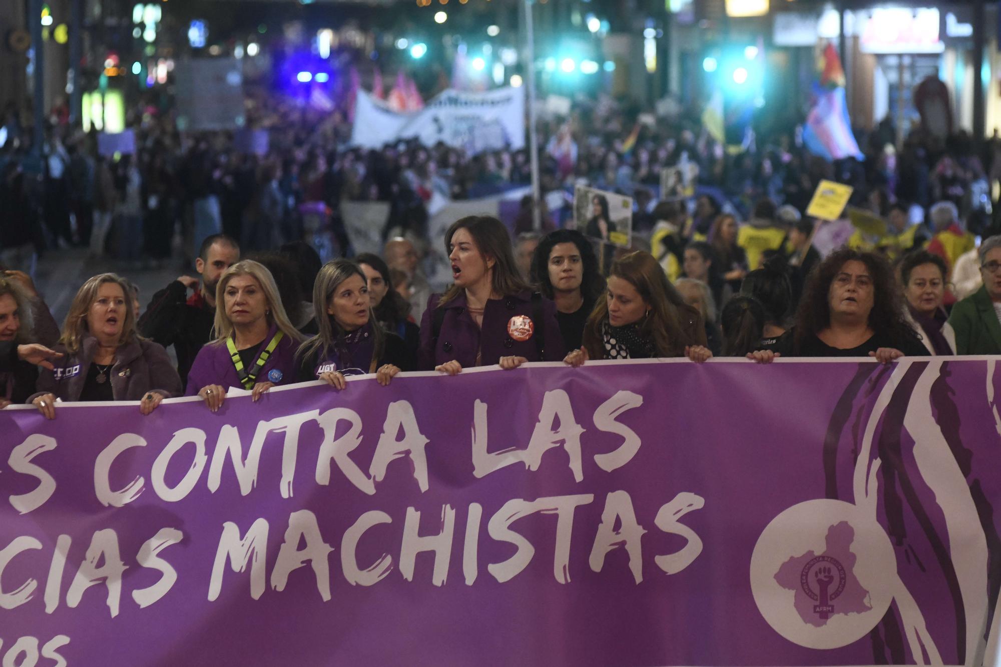 Las imágenes de la manifestación contra la violencia machista en Murcia