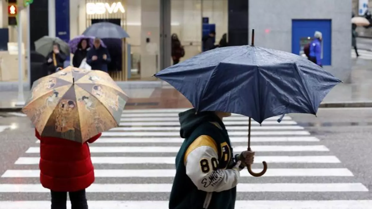 Vigo se enfrenta a la sexta semana de lluvia consecutiva: «Hay que mantener la interacción social, aunque sea en espacios cerrados»