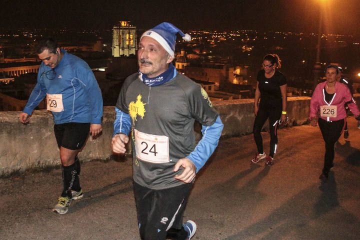 Deporte con buen humor en el Cross Nocturno de Orihuela