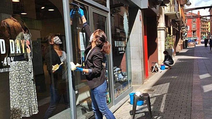 Un comerç detallista del carrer Major de Puigcerdà