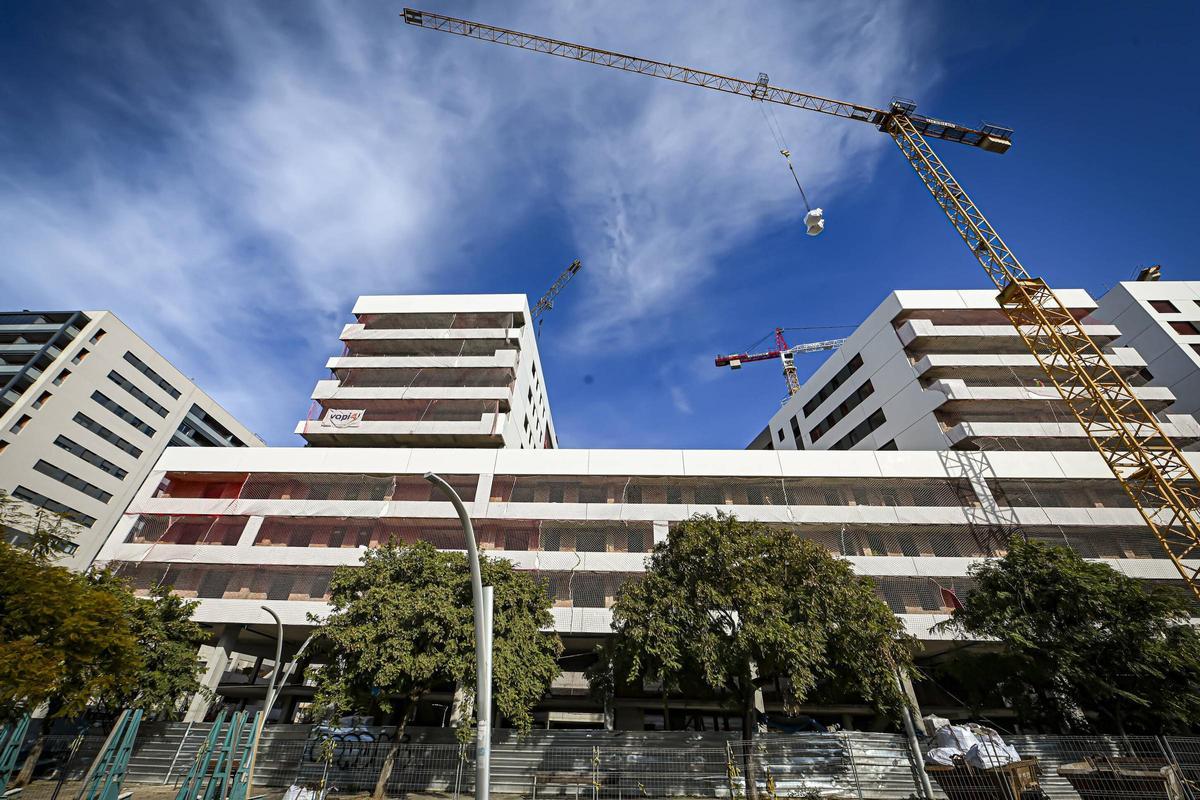 Pisos en construcción en la Zona de Gorg, Badalona