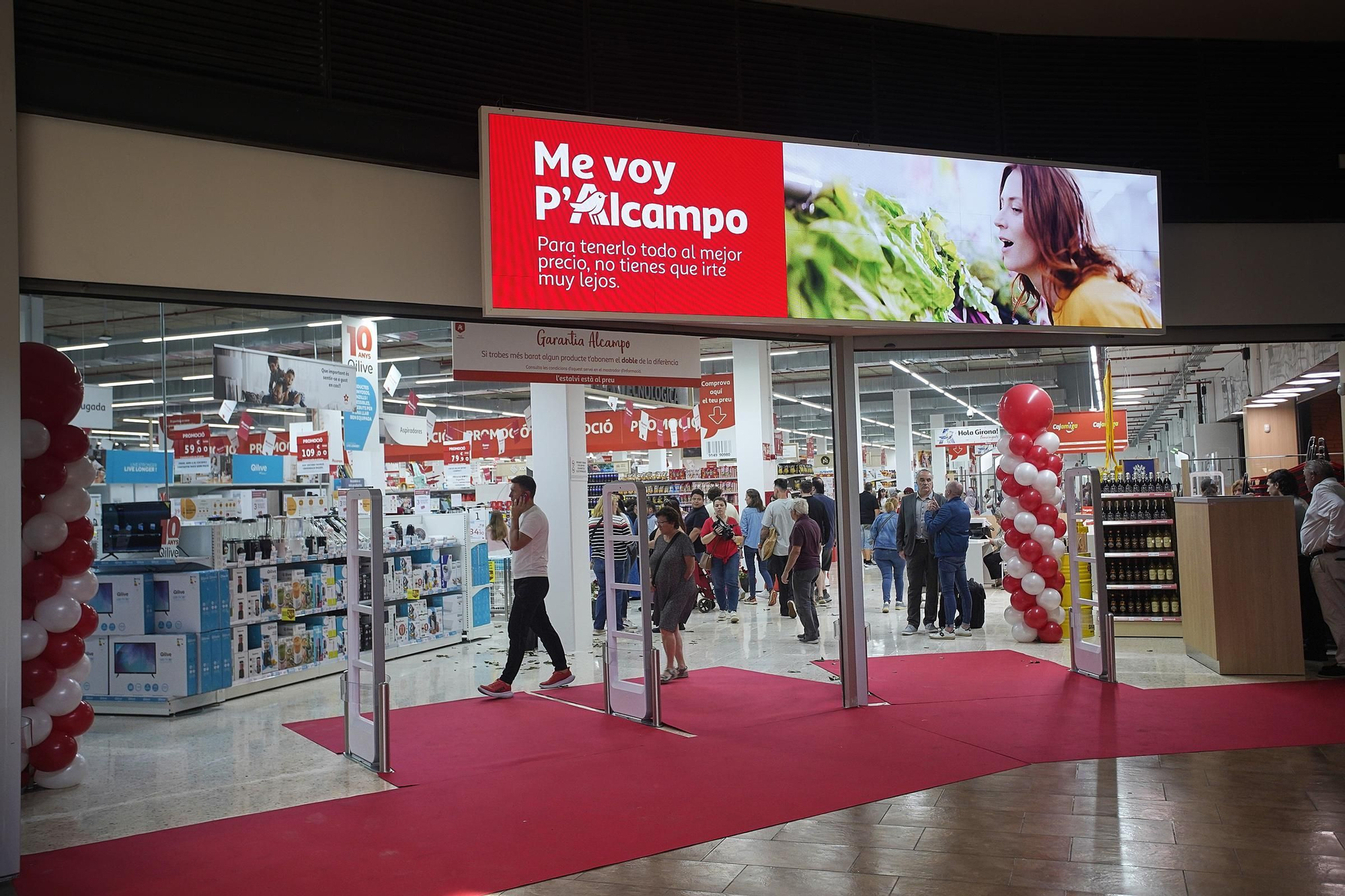 Les imatges de la inauguració del nou supermercat Alcampo de l'Espai Gironès
