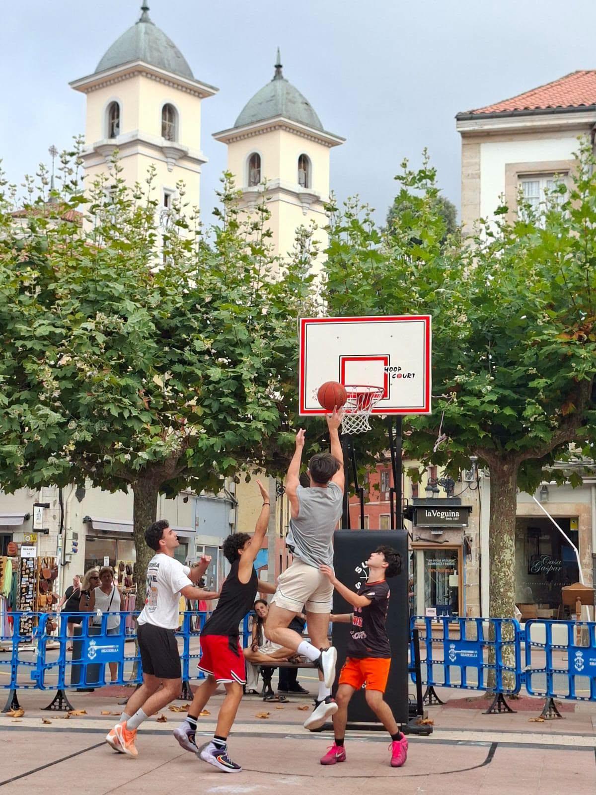 Uno de los partidos del torneo riosellano.