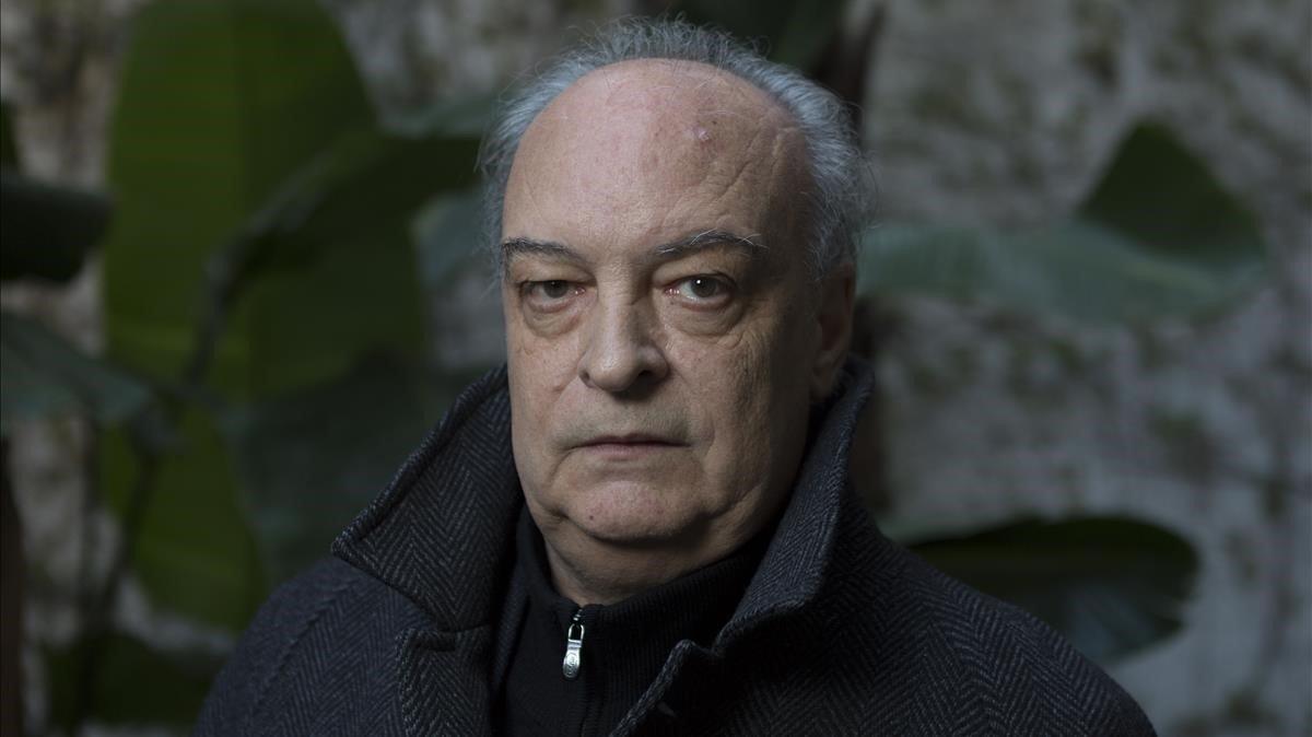 El escritor barcelonés Enrique Vila-Matas, en Barcelona, este mes de abril. El escritor barcelonés Enrique Vila-Matas, en Barcelona, este mes de abril.