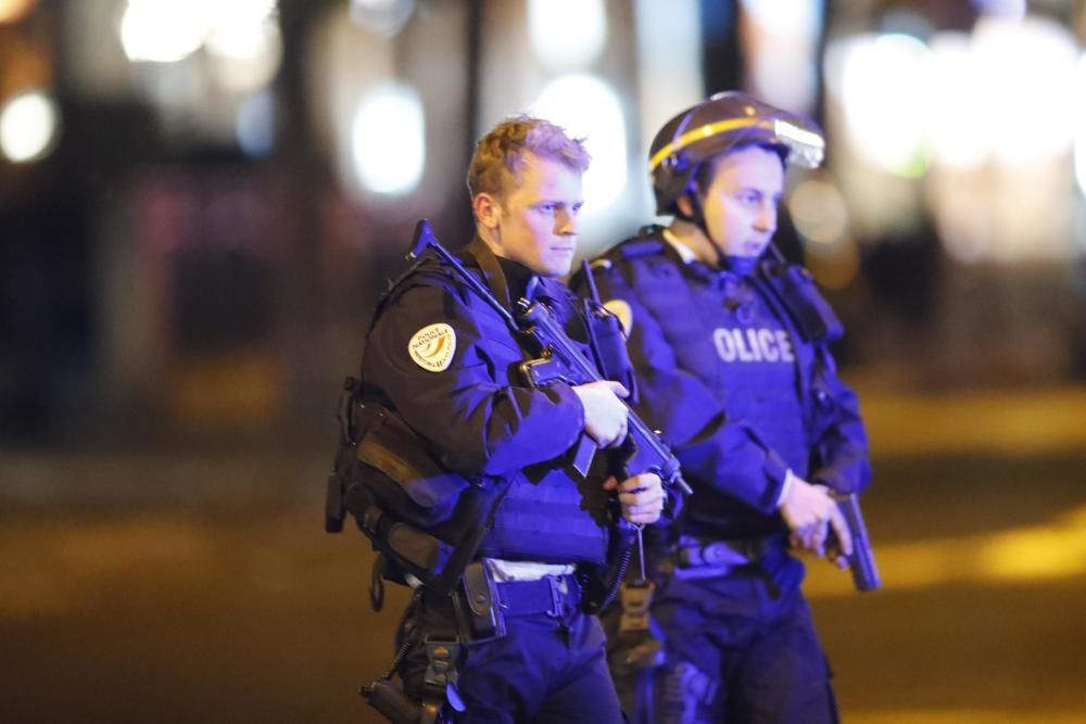 Atentado terrorista en los Campos Elíseos de París.