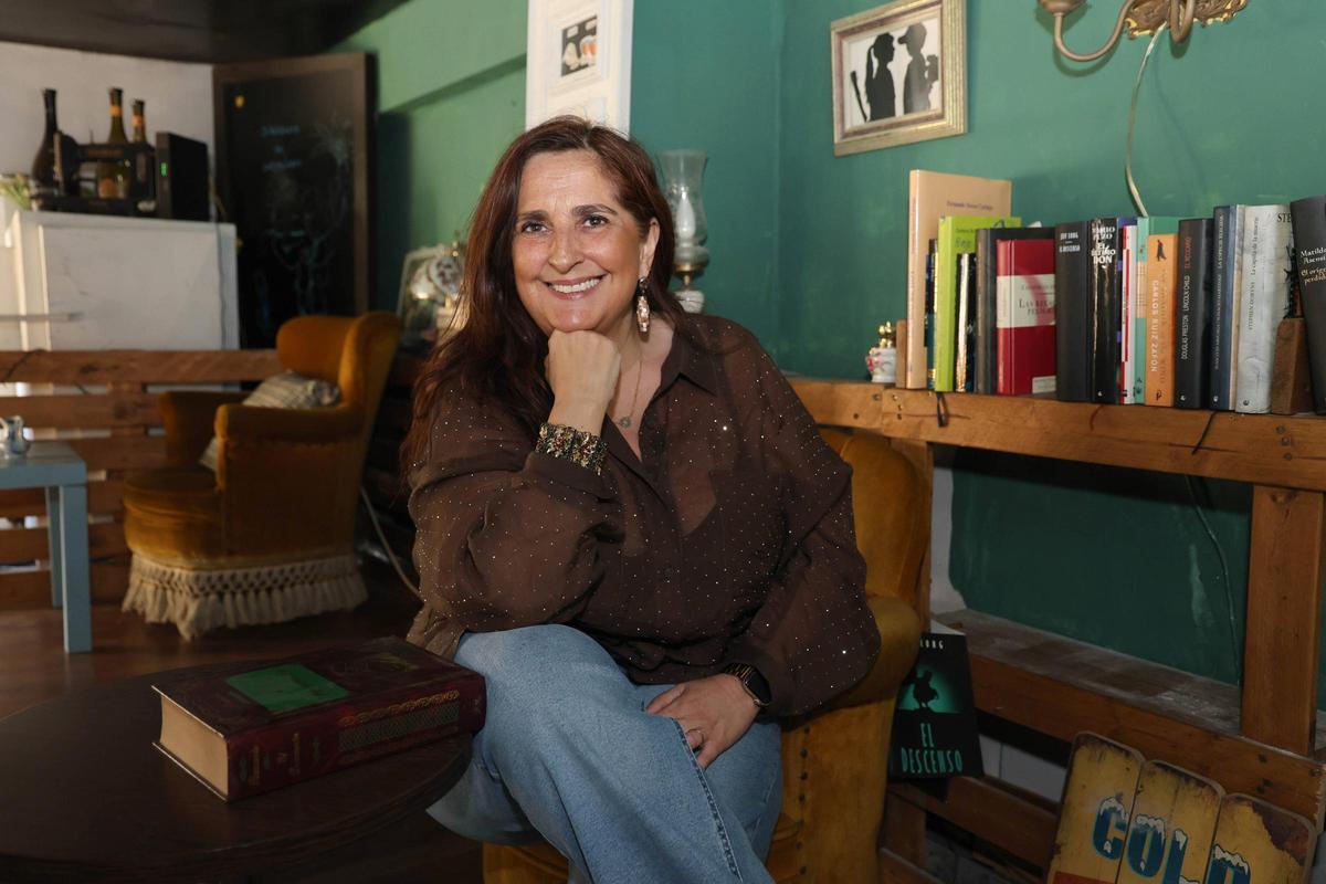 A escritora Arantza Portabales en Vigo para presentar "Asasinato no muíño do cura".