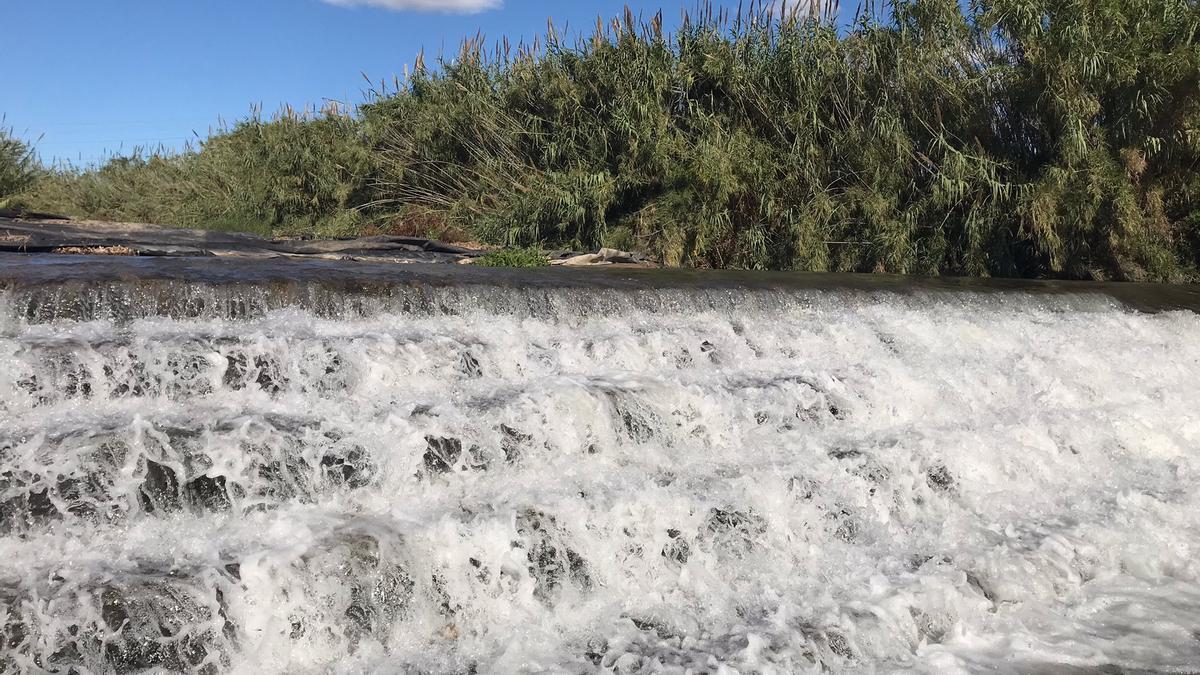 El agua corre a raudales en Manises