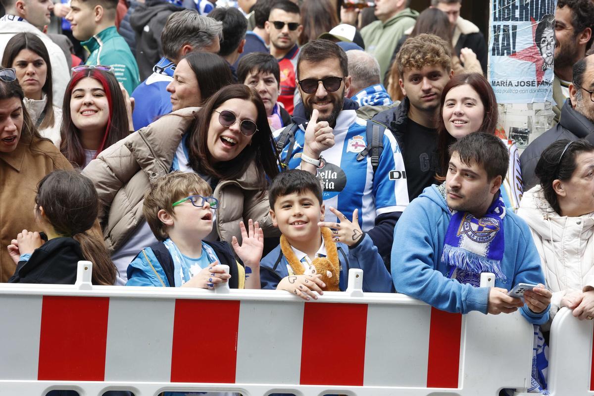 Así recibió el deportivismo al equipo antes del partido ante el Málaga