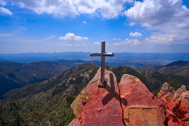 Cruz en la sierra de Espadán, en Castellón.