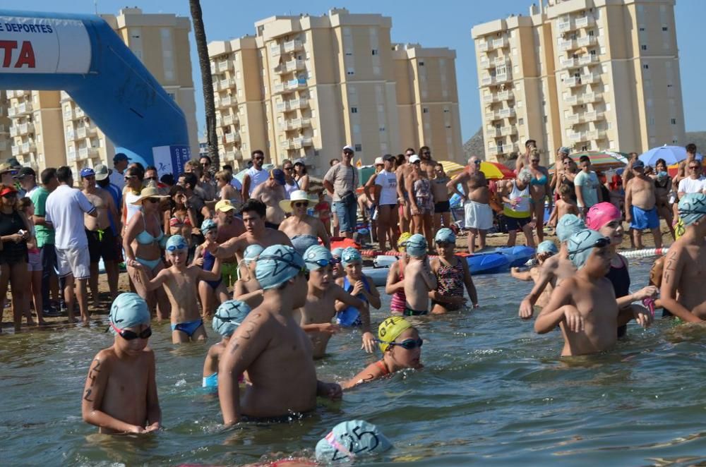 Más de 200 participantes 'se mojan' por la esclerósis múltiple en Playa Paraíso