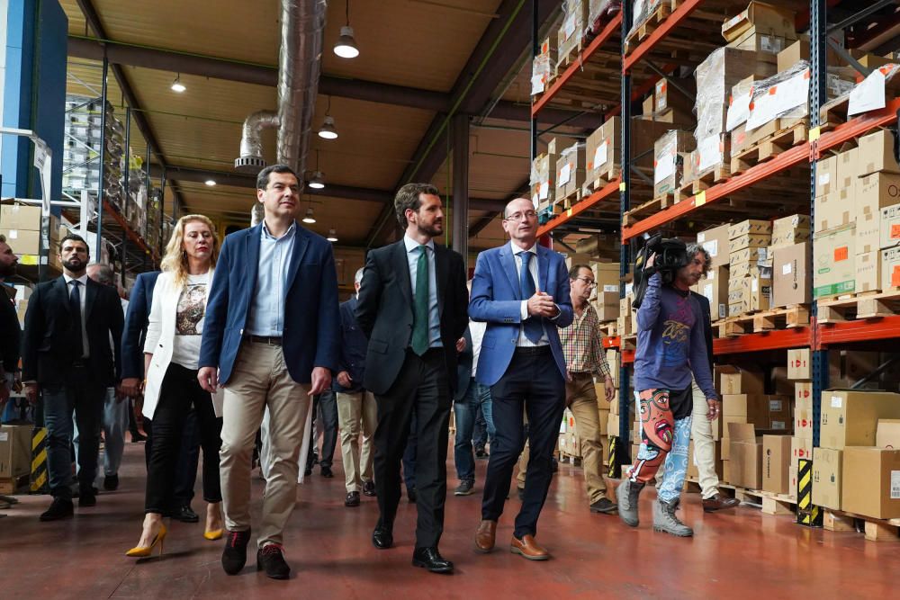 Pablo Casado visita las instalaciones de Bidafarma en Málaga