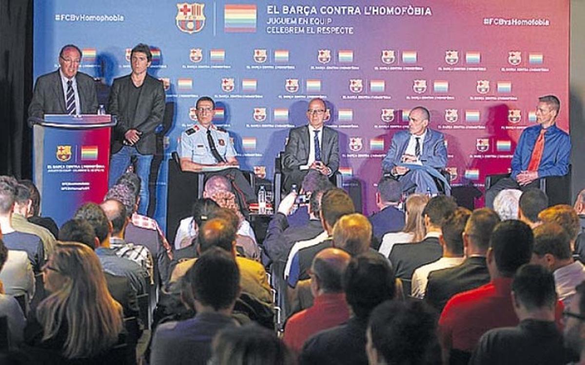 Cardoner y Pont firmaron el manifiesto contra la homofobia en nombre del Barça