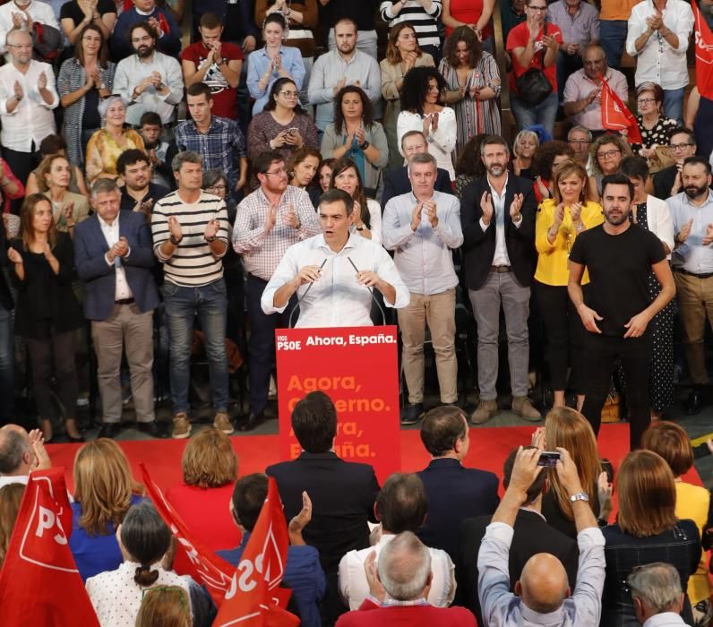 El presidente del Gobierno en funciones, Pedro Sánchez, ha replicado al líder de Ciudadanos, Albert Rivera, que no pide su apoyo y "mucho menos de un partido que pacta con la ultraderecha".
