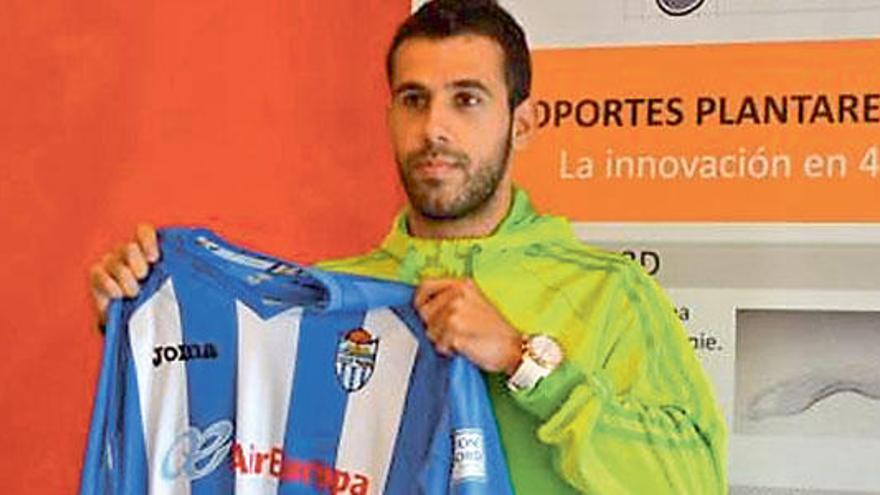 El Atlético Baleares presentó ayer al centrocampista cántabro Cristian Portilla.
