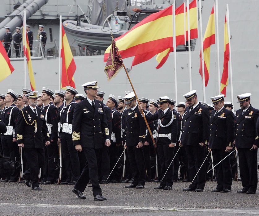 Felipe VI visita las escuelas de Armada en Ferrol