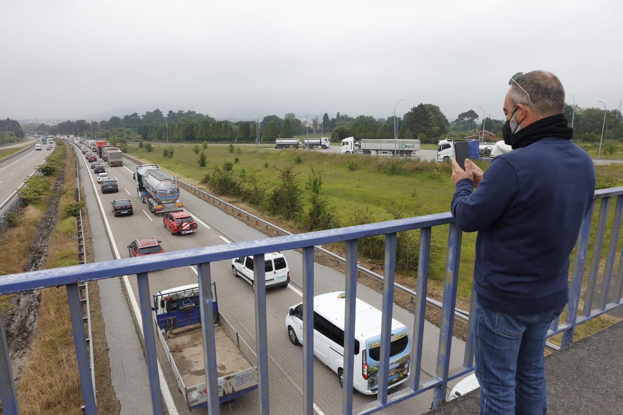 Un accidente múltiple en la "Y" genera retenciones kilométricas en sentido Oviedo