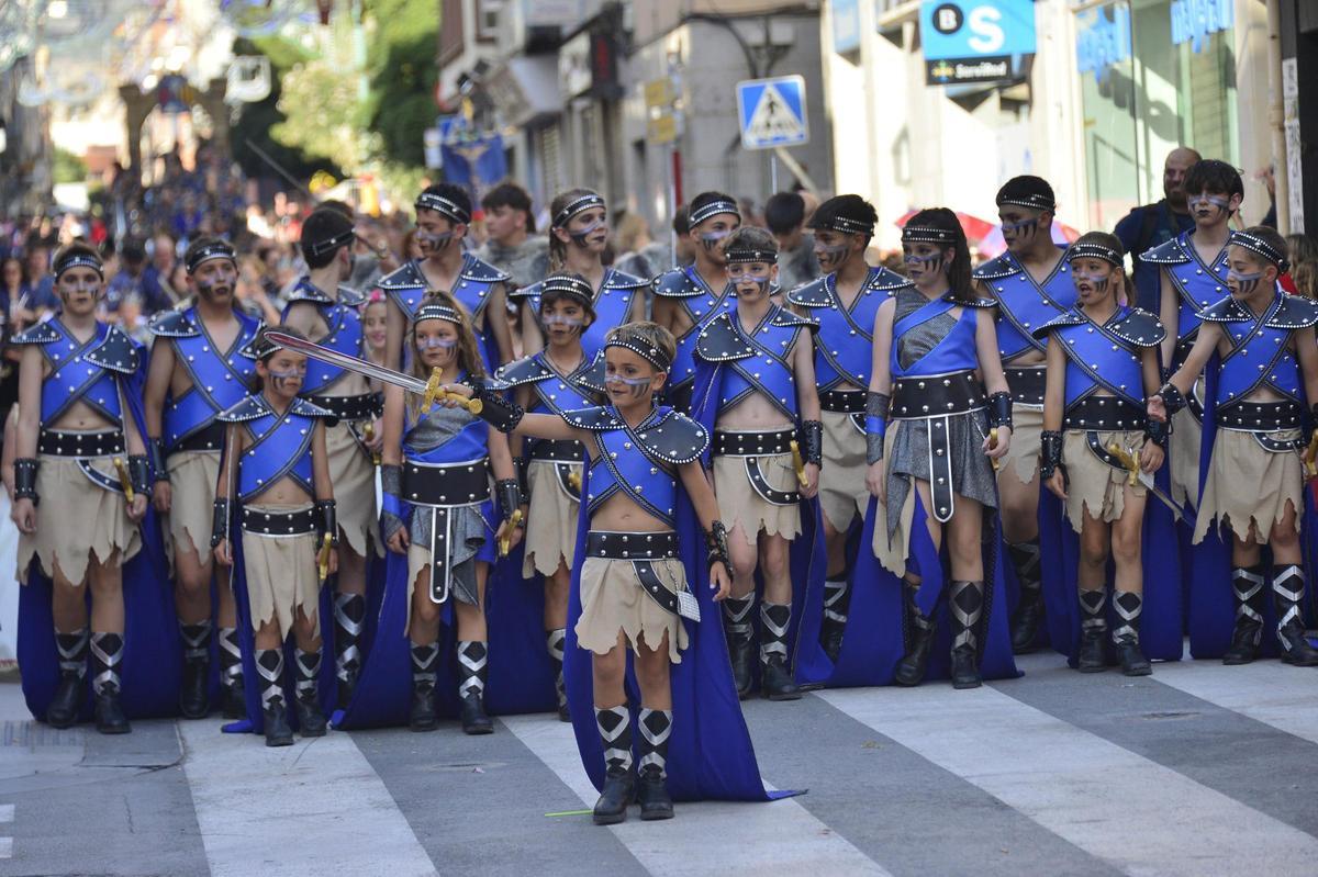 Un espectacular desfile infantil recorre las calles Un espectacular desfile infantil recorre las calles