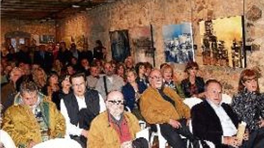 El castell de Benedormiens acull l&#039;exposició resultat de la trobada.