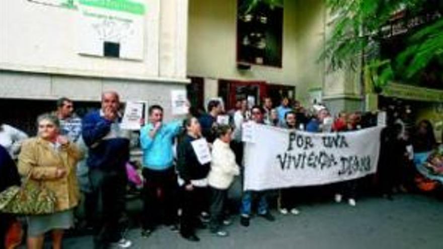 Familias de Colorines y Cuestas dormirán en la calle como protesta