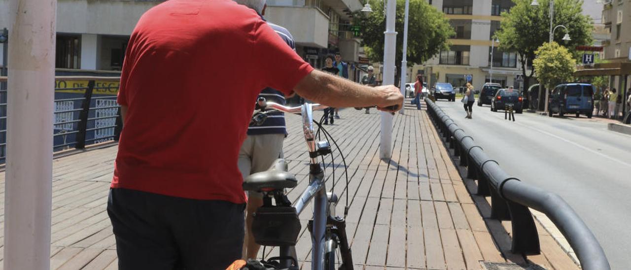 Un accidente revela el peligro del puente del Grau para las bicis de carretera