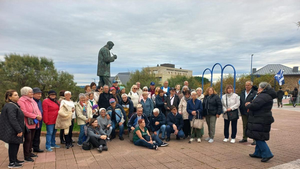 Un grupo de tinerfeños en Cantabria durante la primera campaña de turismo social