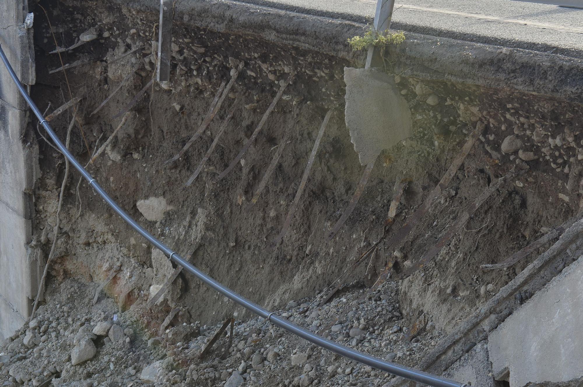 Derrumbe de un muro en la autopista