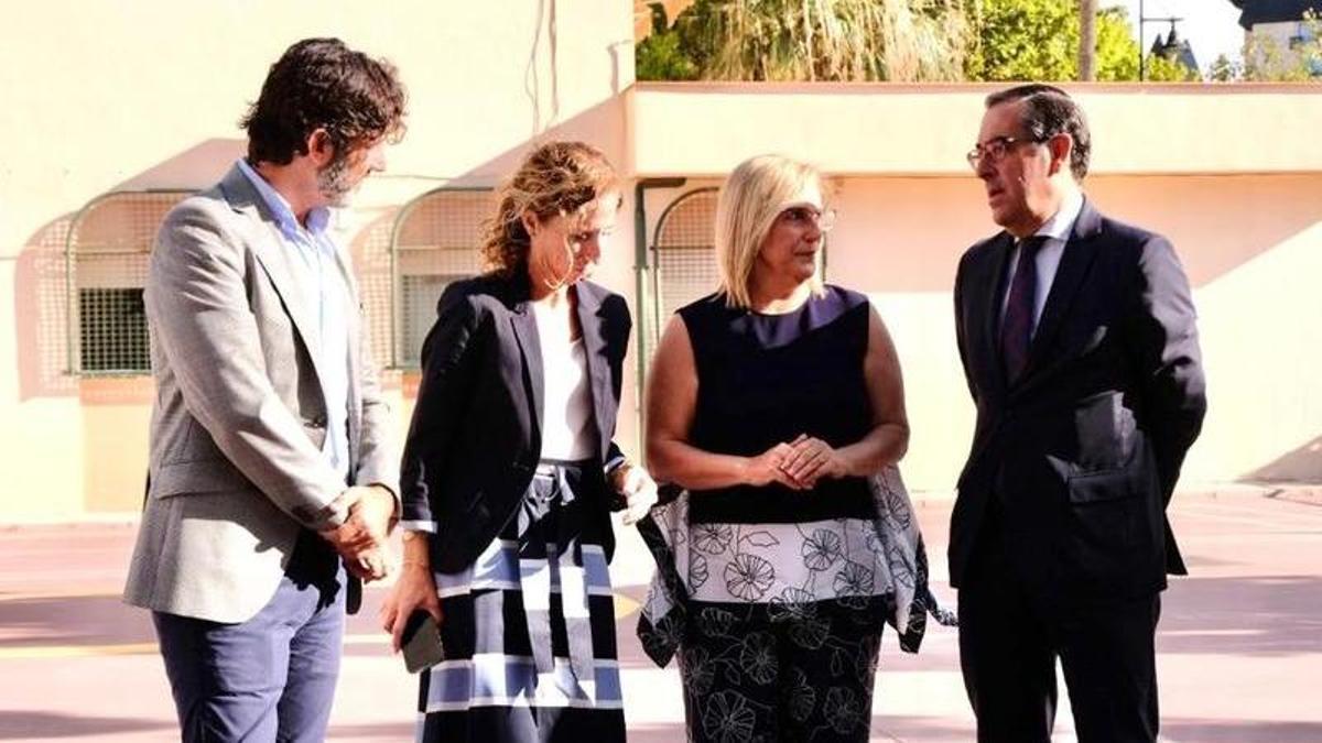 Miguel Briones ha visitado el municipio de Fuengirola para abordar las obras en centros educativos.