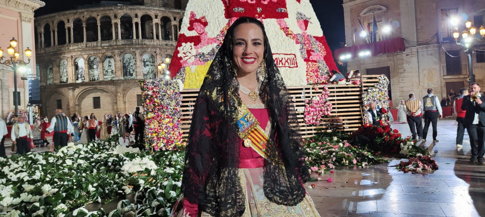 Galería de falleras ilustres en la Ofrenda de las Fallas 2023